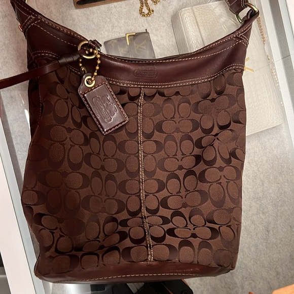 Vintage coach bag from 2005 collection, smoke free home. It is in great conditio - Picture 2 of 6